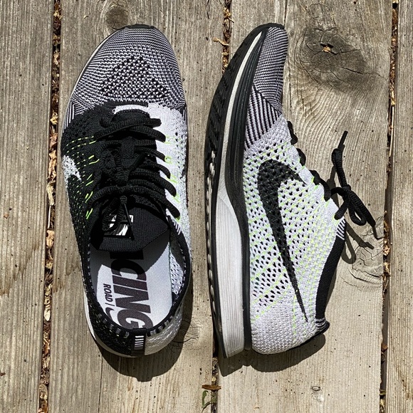 Men’s Nike Flyknit Racer - Picture 9 of 13